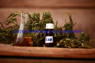 1500kg / Hour Herb Extraction Equipment Pharmaceutical CBD Oil Molecular Still