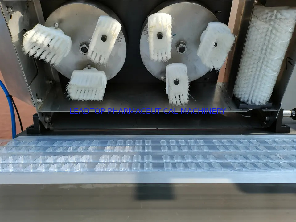 Flat Plate Automatic Blister Packing Machine For Tablets Capsule 160mm