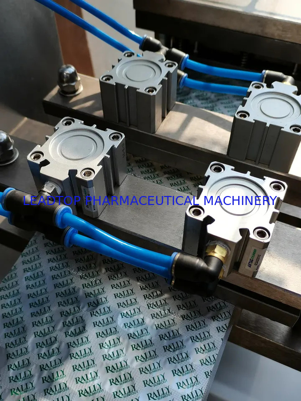 Flat Plate Automatic Blister Packing Machine For Tablets Capsule 160mm